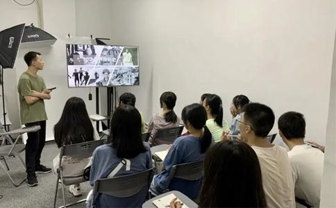 重庆广电教育学校校内的设施也比较完善，能够满足学生多种多样的练习需求